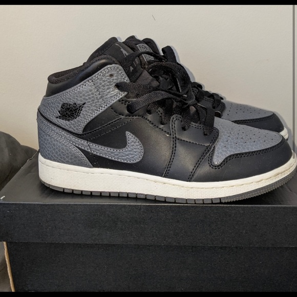 Air Jordan 1’s, size 4.5 youth = 6 womens. Very gently used. Grey and Black - Picture 3 of 3